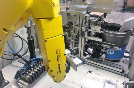 Robot voor assemblage van maskers